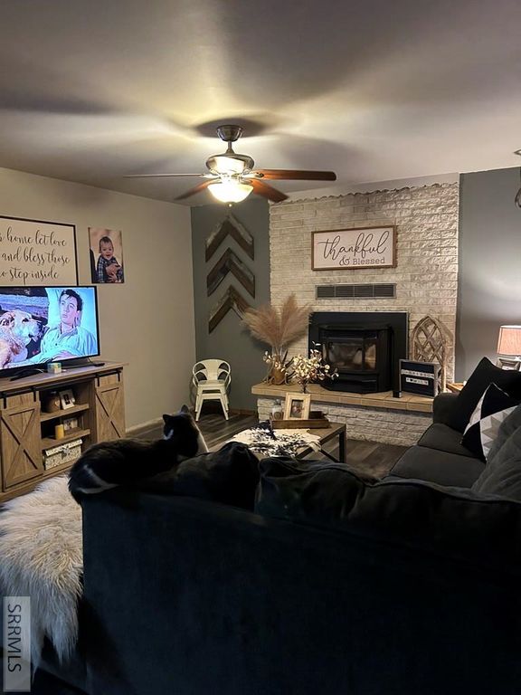 Image 3 of property listing at 13 W Bannock Road, Salmon, ID 83467