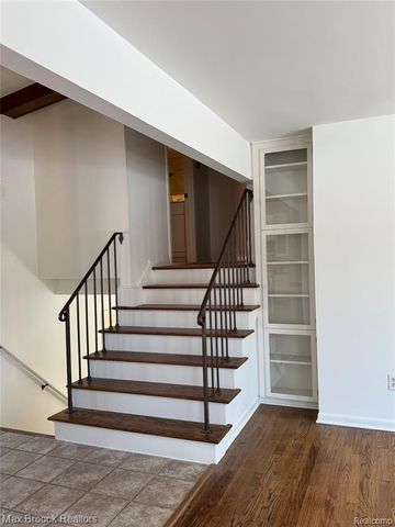 4138 Westover Drive, West Bloomfield, MI 48323