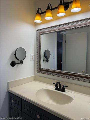 4138 Westover Drive, West Bloomfield, MI 48323