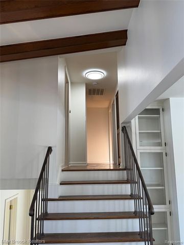 4138 Westover Drive, West Bloomfield, MI 48323