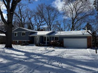 4138 Westover Drive, West Bloomfield, MI 48323