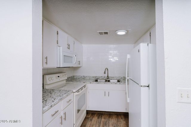 2690 N 43RD Avenue D, Phoenix, AZ 85009