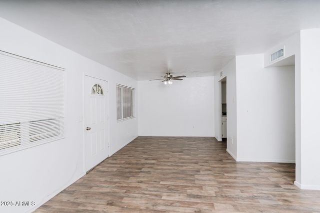 2690 N 43RD Avenue D, Phoenix, AZ 85009