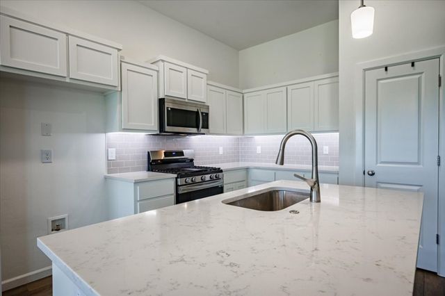 1712 Bloomington Court, Newcastle, OK 73065