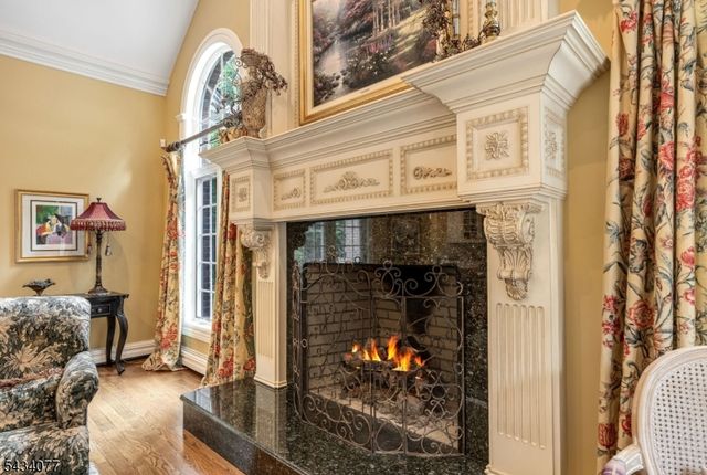 68 Brams Hill Dr, Mahwah Twp., NJ 07430