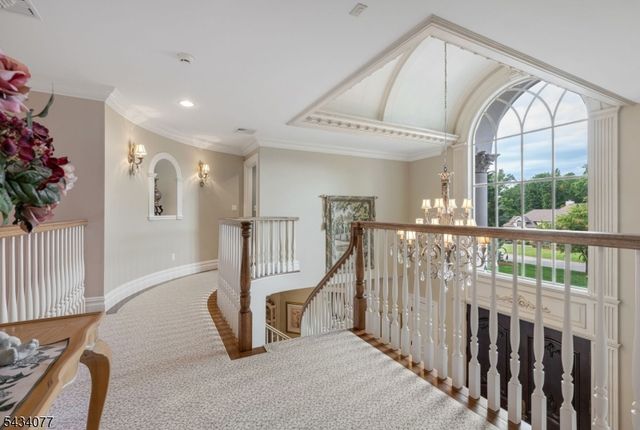 68 Brams Hill Dr, Mahwah Twp., NJ 07430