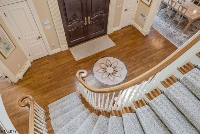 68 Brams Hill Dr, Mahwah Twp., NJ 07430
