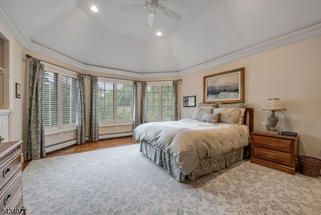 68 Brams Hill Dr, Mahwah Twp., NJ 07430