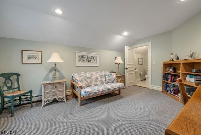 68 Brams Hill Dr, Mahwah Twp., NJ 07430