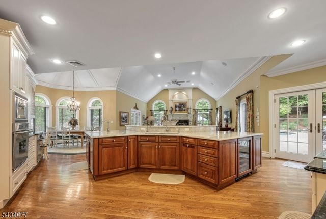 68 Brams Hill Dr, Mahwah Twp., NJ 07430