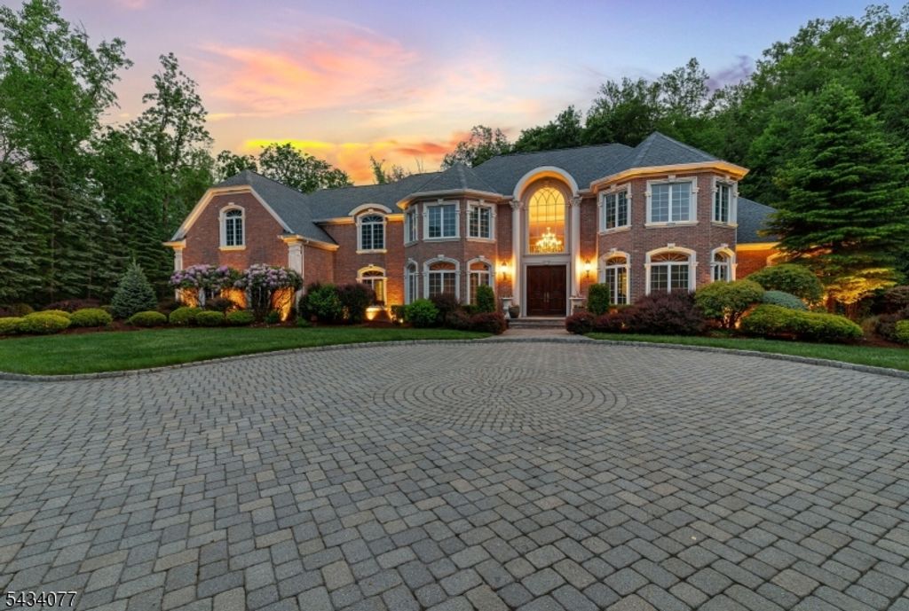 68 Brams Hill Dr, Mahwah Twp., NJ 07430