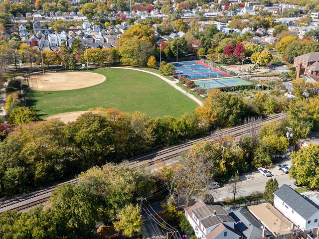 4309 W Roscoe Street 2, Chicago, IL 60641