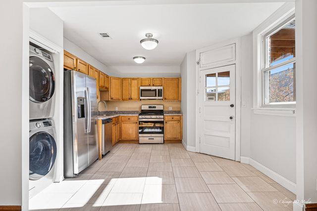 4309 W Roscoe Street 2, Chicago, IL 60641