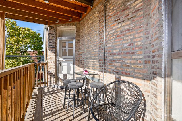 4309 W Roscoe Street 2, Chicago, IL 60641