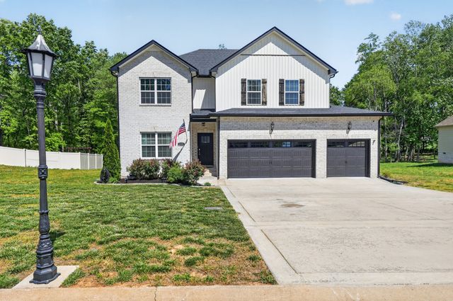 1333 Morning Star Dr, Clarksville, TN 37042