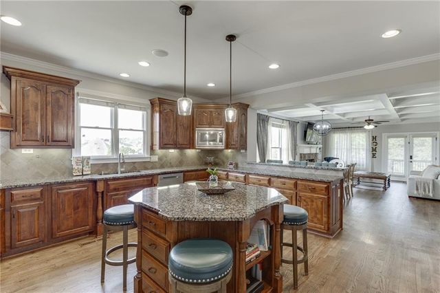 4612 Grandview Parkway, Flowery Branch, GA 30542