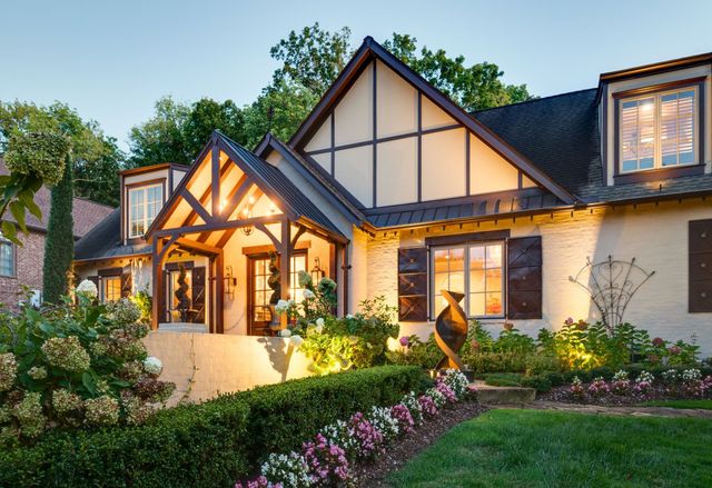 3807 Harding Pl, Nashville, TN 37215