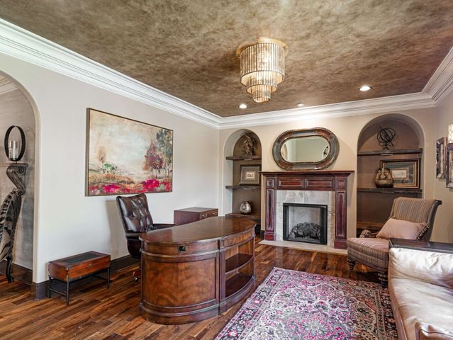 3807 Harding Pl, Nashville, TN 37215