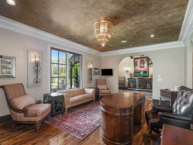 3807 Harding Pl, Nashville, TN 37215