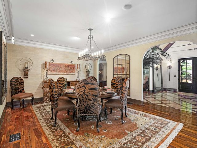 3807 Harding Pl, Nashville, TN 37215