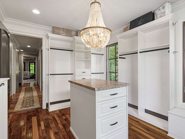 3807 Harding Pl, Nashville, TN 37215