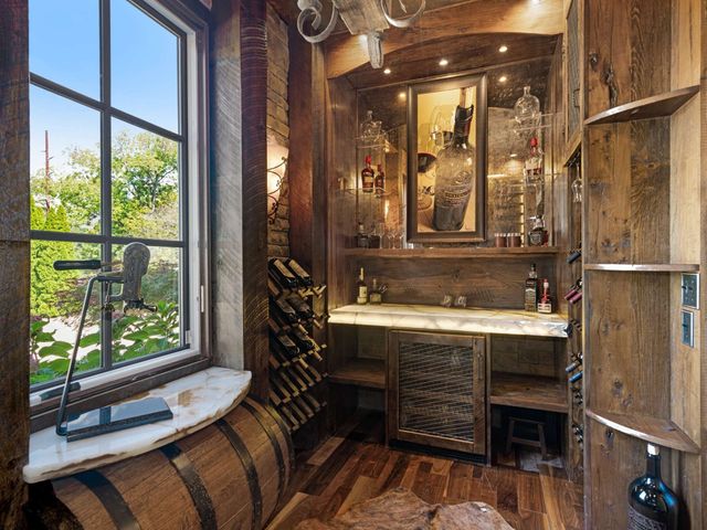 3807 Harding Pl, Nashville, TN 37215