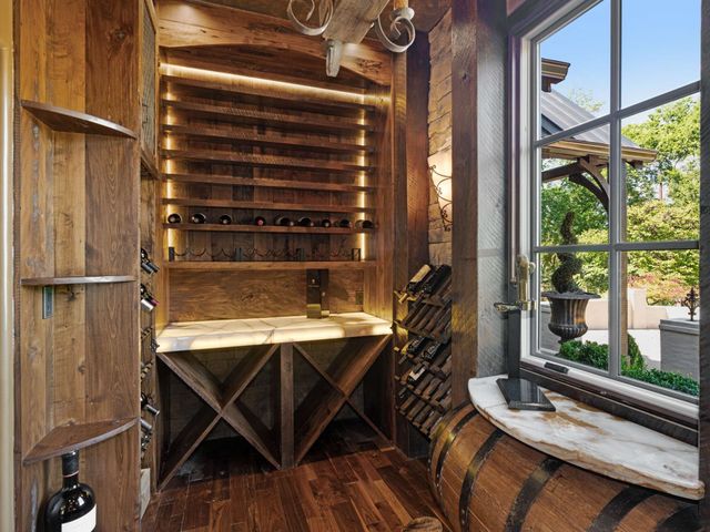 3807 Harding Pl, Nashville, TN 37215