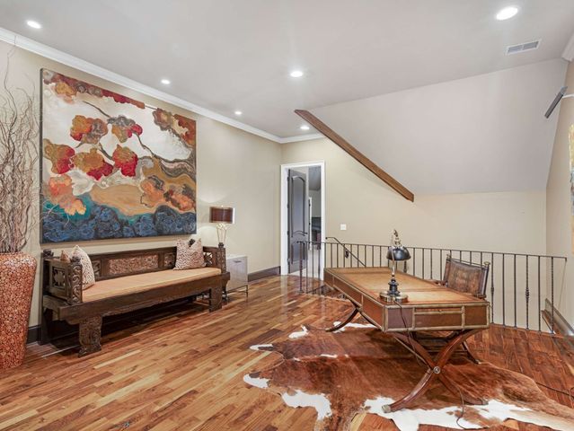 3807 Harding Pl, Nashville, TN 37215