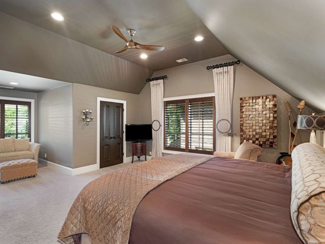 3807 Harding Pl, Nashville, TN 37215