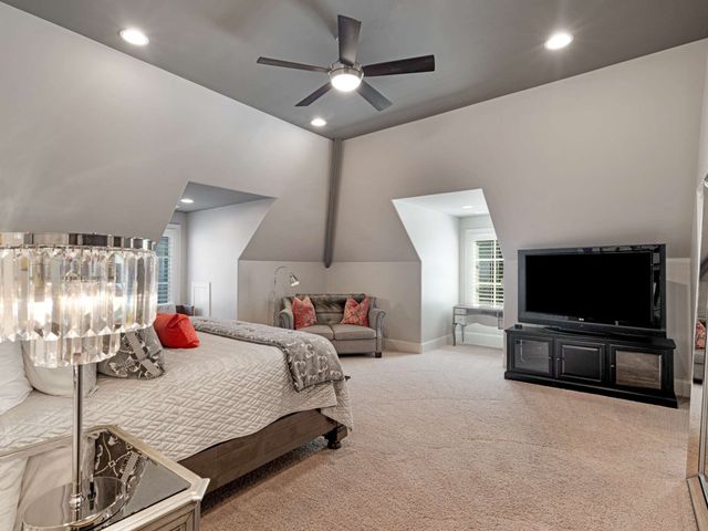 3807 Harding Pl, Nashville, TN 37215