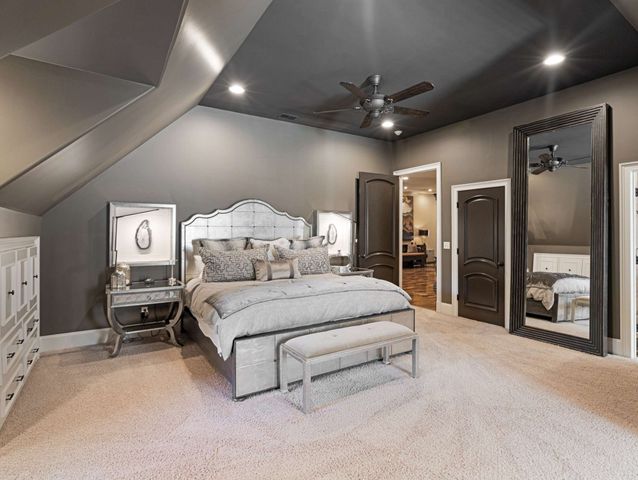 3807 Harding Pl, Nashville, TN 37215