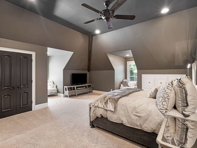 3807 Harding Pl, Nashville, TN 37215