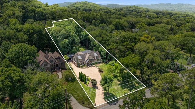 3807 Harding Pl, Nashville, TN 37215