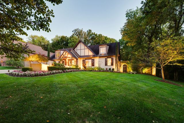 3807 Harding Pl, Nashville, TN 37215