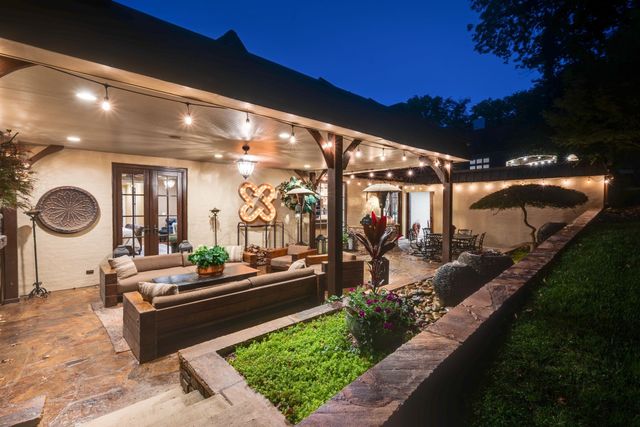 3807 Harding Pl, Nashville, TN 37215