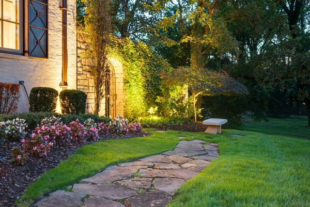 3807 Harding Pl, Nashville, TN 37215