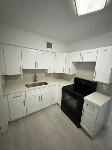 7360 SW 21st St 7362, Miami, FL 33155