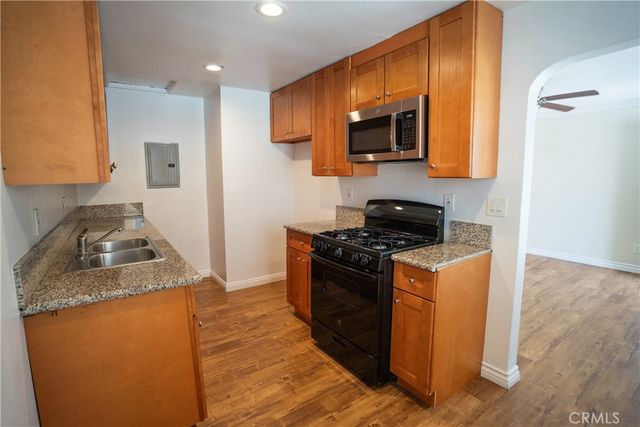 706 W 90th, Los Angeles, CA 90044