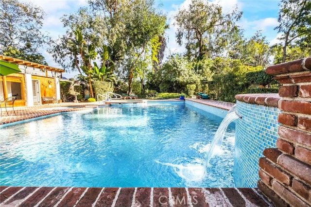 16280 Whispering Spur Street, Riverside, CA 92504