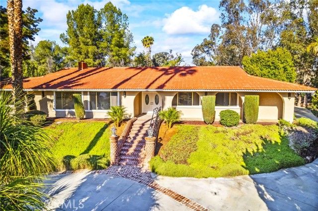 16280 Whispering Spur Street, Riverside, CA 92504