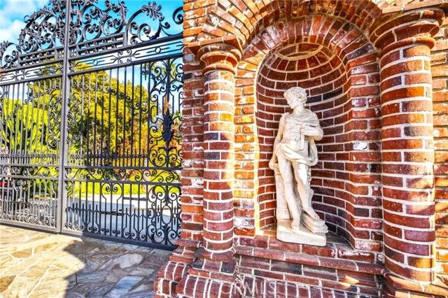 16280 Whispering Spur Street, Riverside, CA 92504