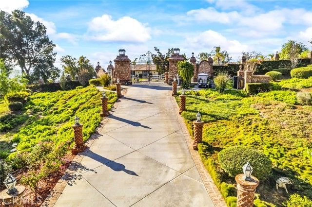 16280 Whispering Spur Street, Riverside, CA 92504