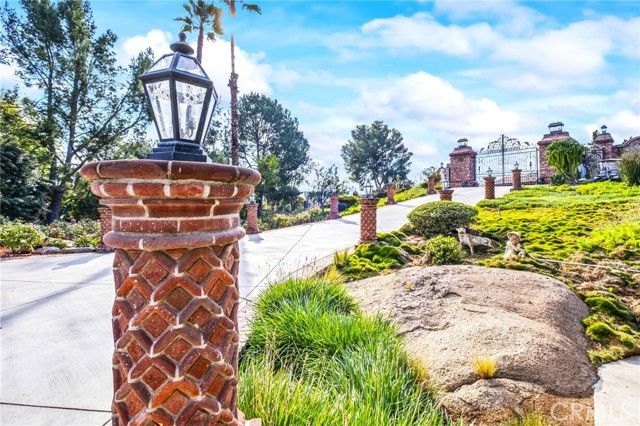 16280 Whispering Spur Street, Riverside, CA 92504