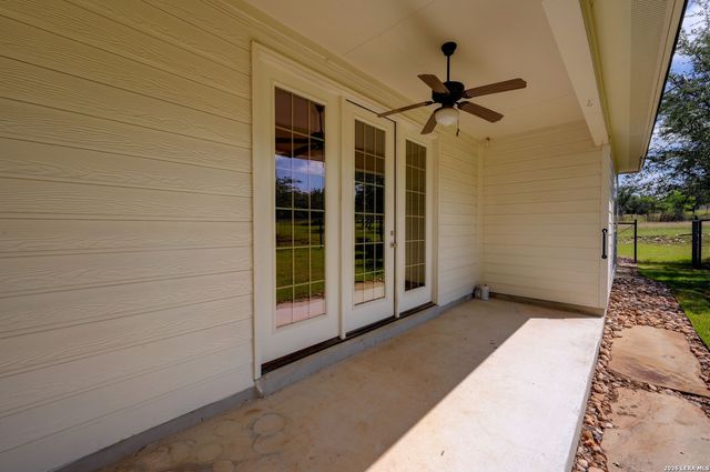 132 N Calvin Barrett, Blanco, TX 78606