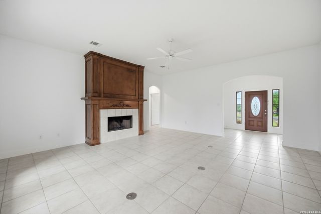 132 N Calvin Barrett, Blanco, TX 78606