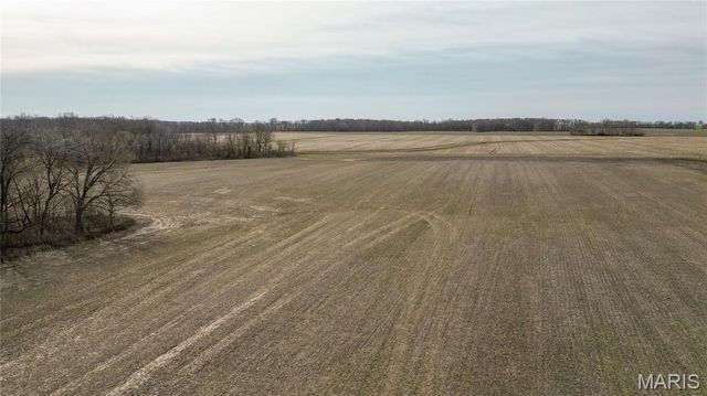 15247 Seven Sisters Avenue, Irving, IL 62051