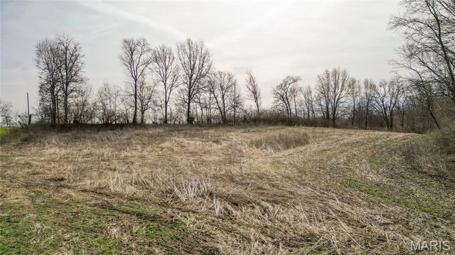 15247 Seven Sisters Avenue, Irving, IL 62051