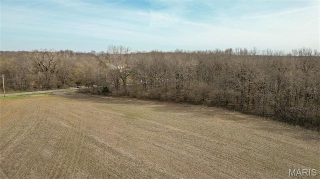 15247 Seven Sisters Avenue, Irving, IL 62051