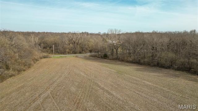 15247 Seven Sisters Avenue, Irving, IL 62051