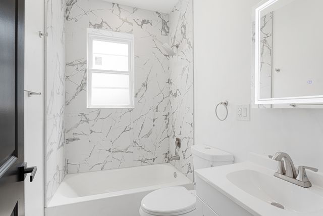 6627 S Saint Lawrence Avenue, Chicago, IL 60637